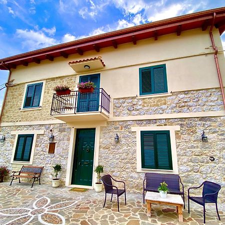 La Casa Di Nonna Tella Bed & Breakfast Lenola Екстериор снимка