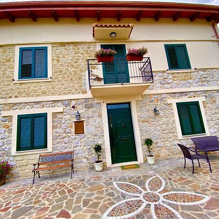 La Casa Di Nonna Tella Bed & Breakfast Lenola Екстериор снимка